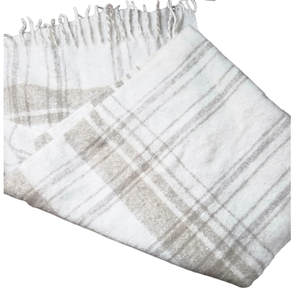 H&M Oversized Beige & Cream Plaid Blanket Scarf